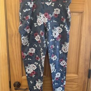 Torrid Size 3 Grey Floral Print Pants
